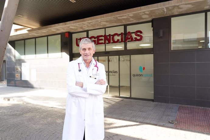 Archivo - El doctor Manuel Baca, jefe del Servicio de Pediatría de Quirónsalud Málaga.
