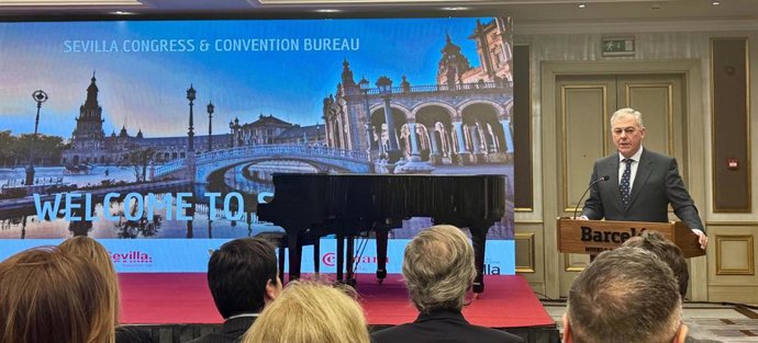 Encuentro empresarial en Estambul, en el que participa el alcalde de Sevilla, José Luis Sanz.