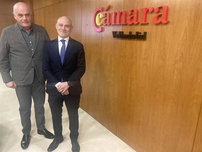 Javier Labarga (i) y Víctor Caramanzana, después de presentar los retos para este año.
