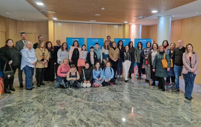 La consejera de Educación, Lydia Espina, en el acto celebrado en Oviedo de reconocimiento de Centros Referentes en Educación en Derechos de Infancia que concede Unicef