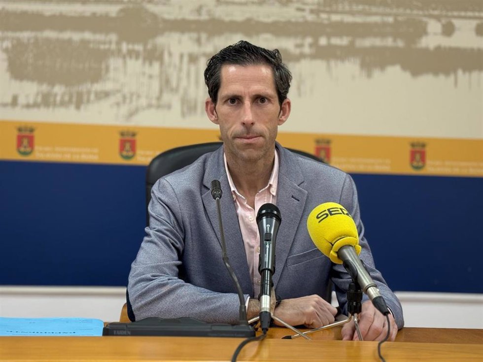 El concejal de Deportes de Talavera de la Reina, Antonio Núñez, durante la rueda de prensa de presentación.