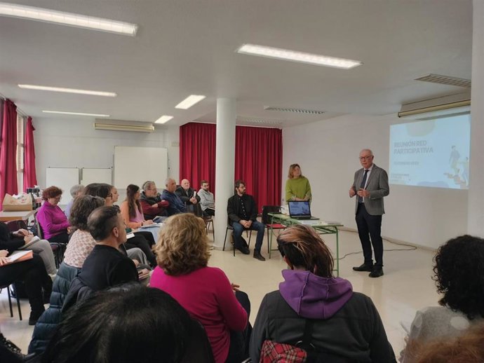 El concejal de Planificación Urbanística, Huerta y Medio Ambiente, Antonio Navarro, en la presentación de la memoria de proyectos de intervención comunitaria de 2024