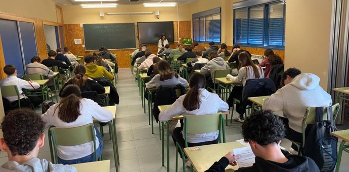 Más de 3.000 estudiantes realizan los exámenes de certificación de idiomas B1 en sus centros educativos