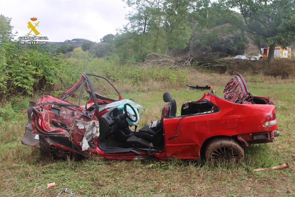 Imagen del automóvil accidentado en Álava