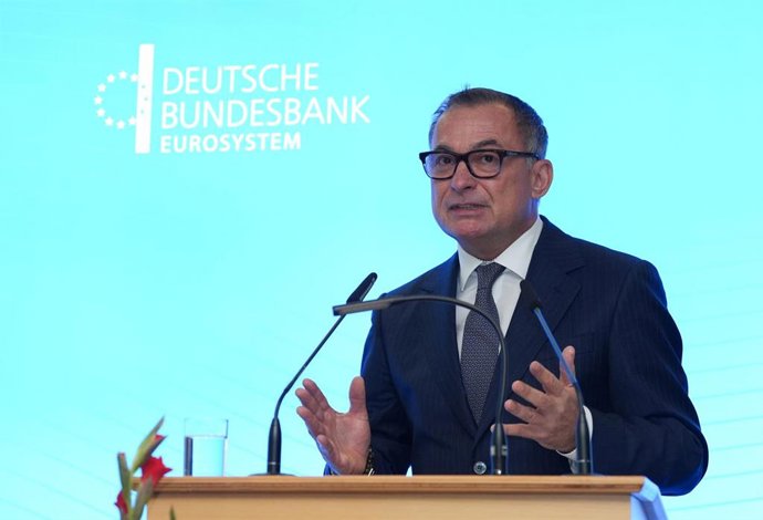 Archivo - FILED - 04 November 2024, Hamburg: President of the Deutsche Bundesbank Joachim Nagel speaks in the Bundesbank's office building during the ceremony to mark the change in office of the President of the Bundesbank's head office in Hamburg, Meckle