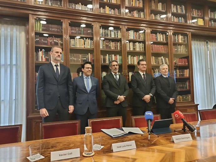 La Industria Auxiliar del Sector Eléctrico pide renegociar el calendario de cierre nuclear y revisar el PNIEC.