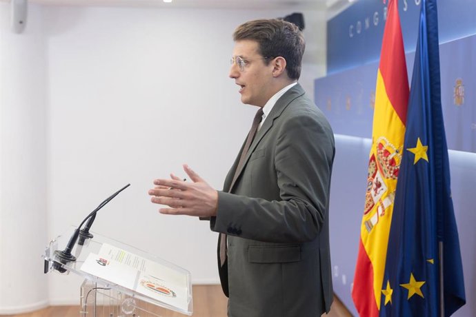 Archivo - El diputado de Sumar, Jorge Pueyo, a 26 de noviembre de 2024, en Madrid (España).