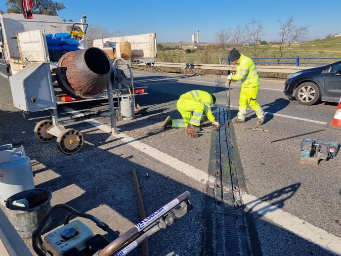 Reparación de carretera en Sevilla.