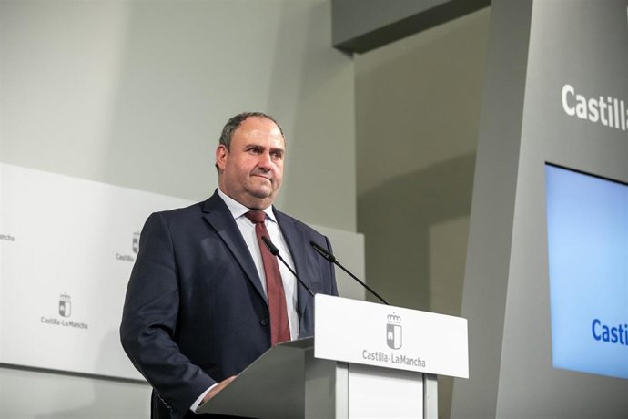 El consejero de Agricultura, Ganadería y Desarrollo Rural, Julián Martínez Lizán