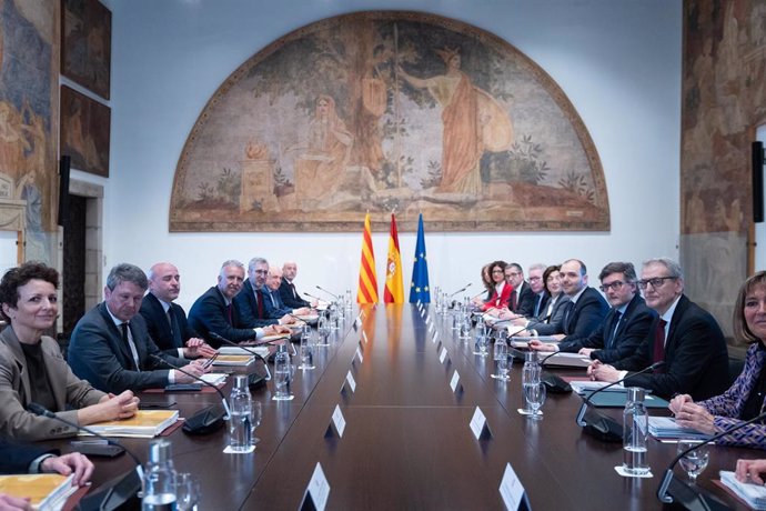 El conseller de Presidencia de la Generalitat, Albert Dalmau, y el ministro de Política Territorial y Administración Pública,  Ángel Víctor Torres, se reunen con el resto de la Comisión Bilateral Generalitat-Gobierno, a 24 de febrero de 2025, en Barcelona