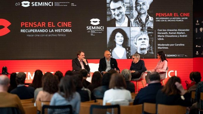 Archivo - Imagen de archivo de una de las charlas de la 69 Seminci.