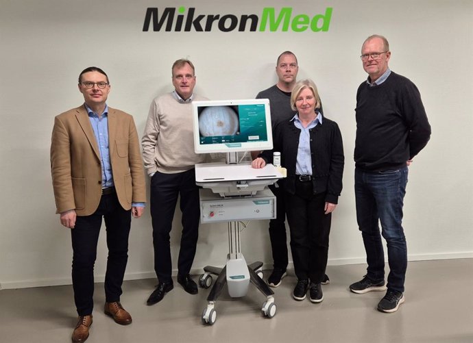 MicronMed has been appointed as Authorized Distributor for the Nordic Region by TOOsonix. From Left to right: Tomasz Zawada and Torsten Bove from TOOsonix. Anders Nilsson, Nina Rigné and Christer Persson from MikronMed.