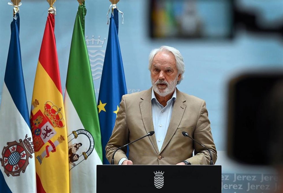 El teniente de alcaldesa de Presidencia en el Ayuntamiento de Jerez, Agustín Muñoz, en rueda de prensa.