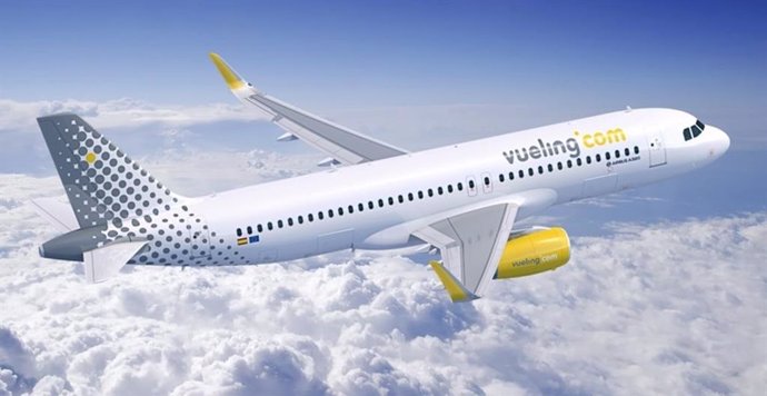 Archivo - Avión de la compañía Vueling