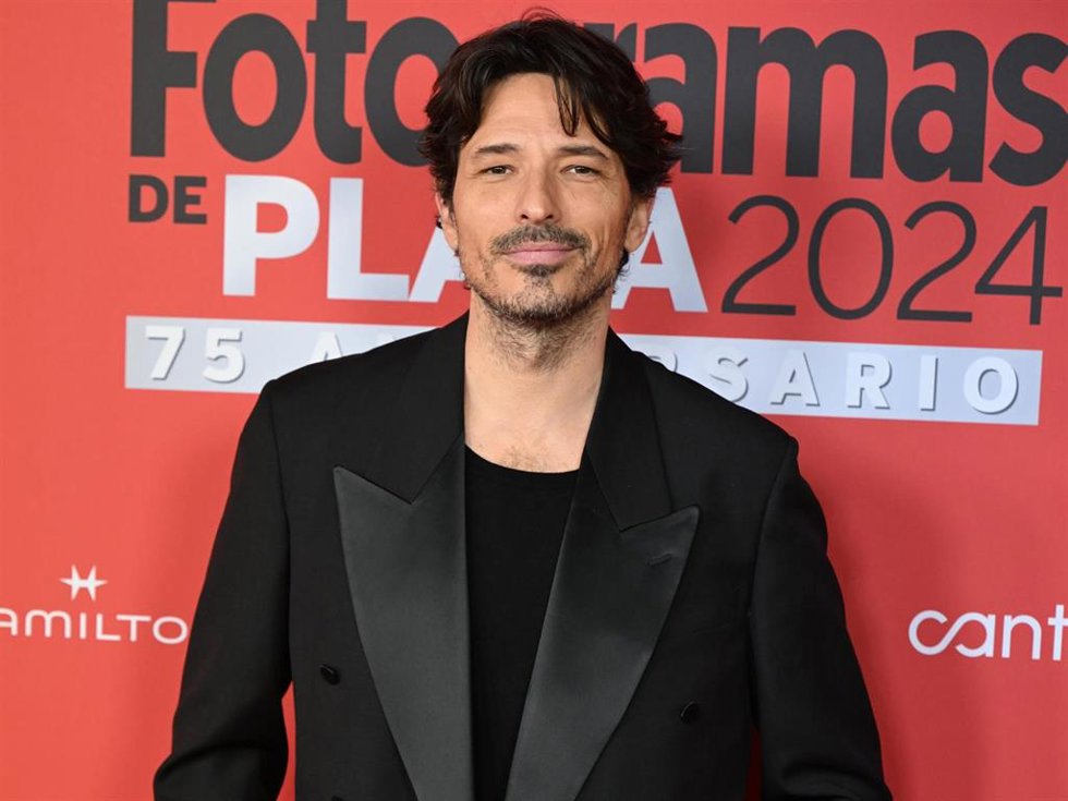 Andrés Velencoso durante la entrega de los Premios Fotogramas de Plata 2024 en su 75 edición