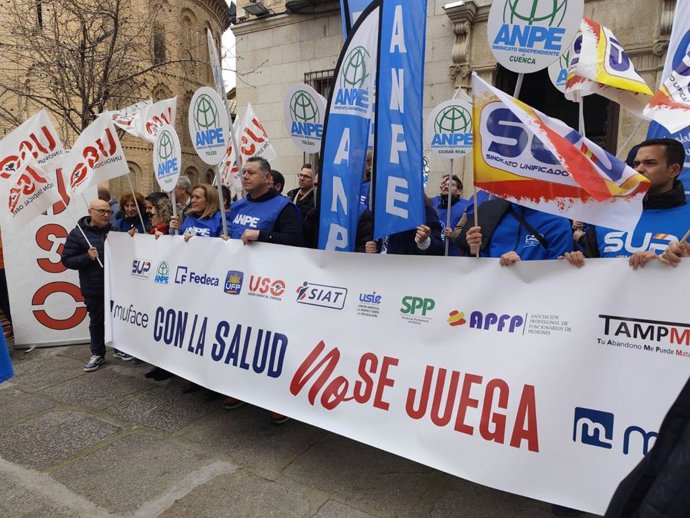 Concentración organizada por la Plataforma Intersindical frente al Colapso Sanitario en Toledo en defensa del sistema de Muface.
