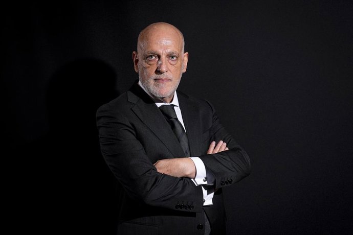 Javier Tebas, presidente da LaLiga, posa para retrato durante o Desayunos Deportivos Europa Press - Javier Tebas - celebrado no Auditório Meeting Place em 24 de fevereiro de 2025, em Madri, Espanha.