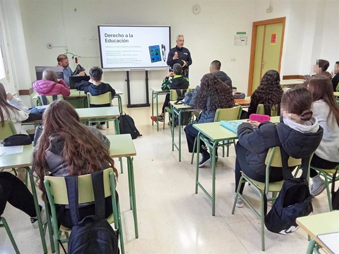 Imagen de una de las charlas impartidas