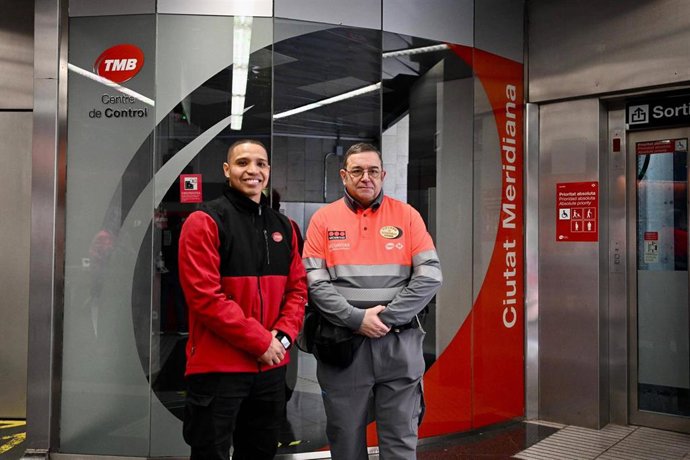 (I-D) James, Técnico De Líneas Automáticas, Y Julián, Vigilante De Seguridad