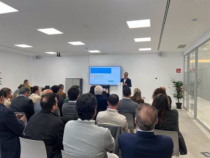 El director general de Comercio, Autónomos y Empresa, José Antonio Caldés, presenta el proyecto Ibstartup 2025.