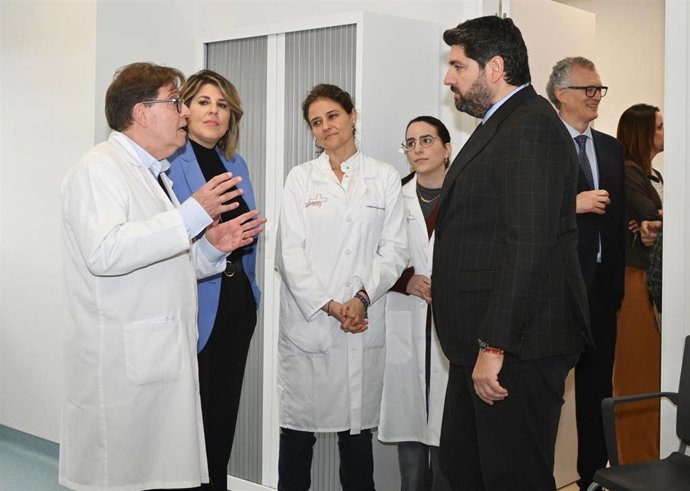 El presidente de la Comunidad, Fernando López Miras, ha inaugurado el nuevo edificio de Atención Primaria del Centro de Salud Barrio de Peral.