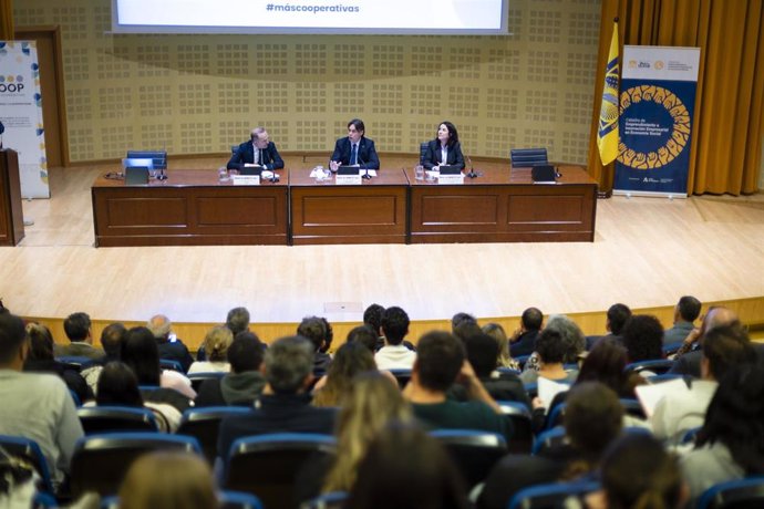 La UPO fomenta "el emprendimiento y la innovación a través de la cooperación" en la 'Coop's Week'