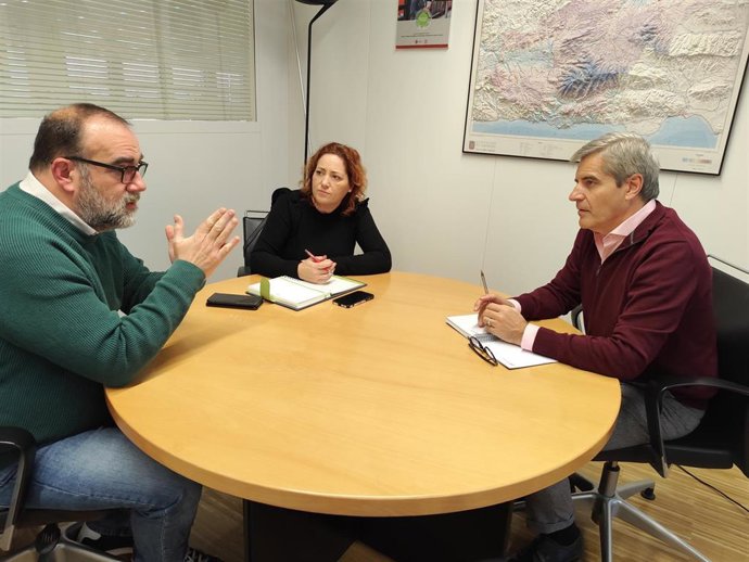 Izquierda Unida reclama la implantación del billete único en el transporte público de Granada