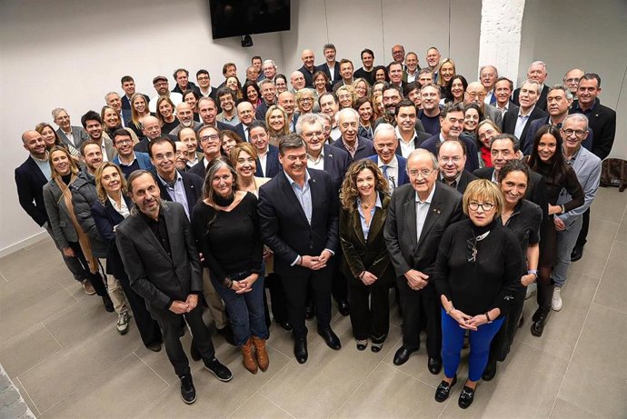 La nueva junta directiva de Pimec, liderada por su presidente, Antoni Cañete