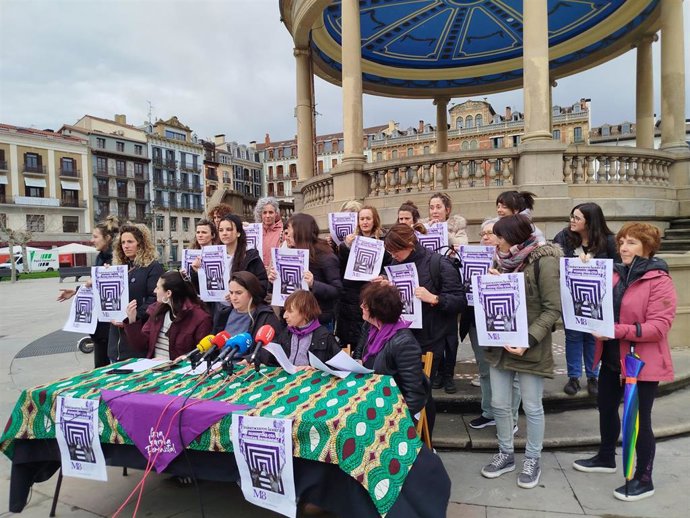 Rueda de prensa ofrecida en Pamplona por el movimiento feminista con motivo del 8M