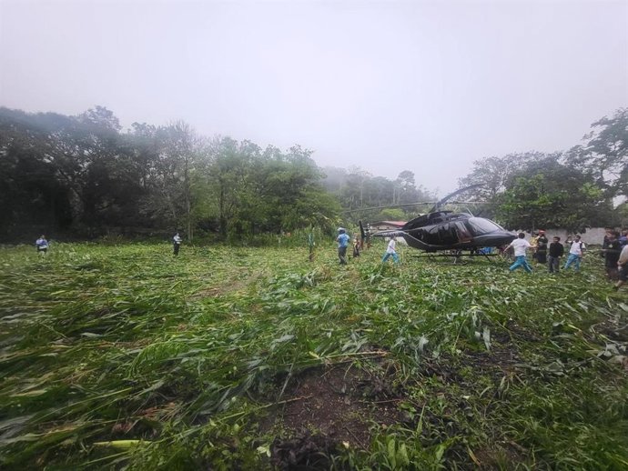 O helicóptero do presidente hondurenho faz um pouso de emergência