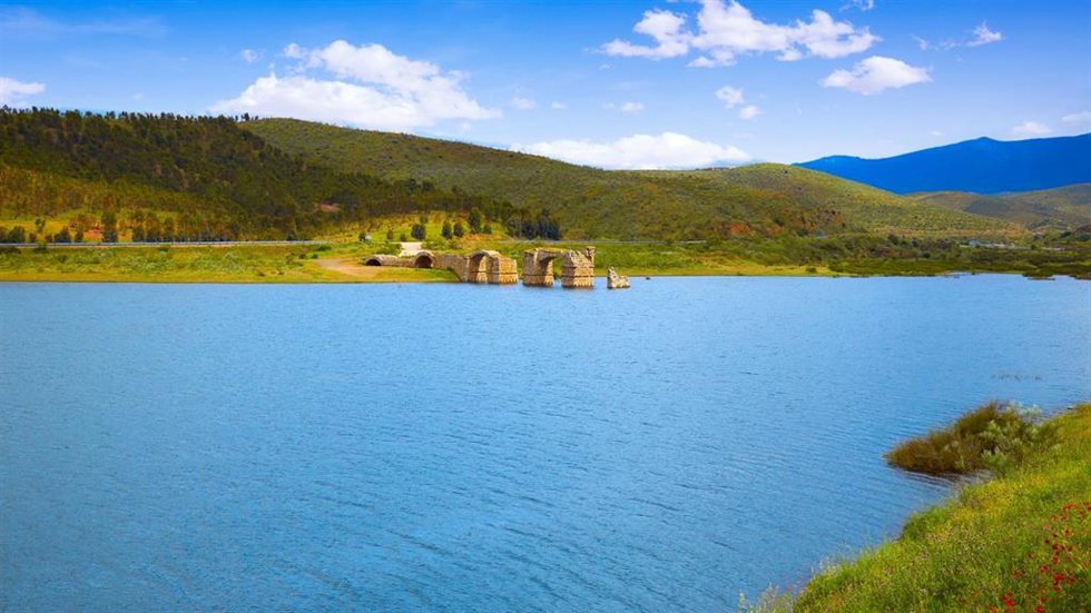 Archivo - La Comisión Central de Explotación del Acueducto Tajo-Segura (ATS) autoriza automáticamente un trasvase de 27 hectómetros cúbicos (hm3) tras constatar que los embalses de Entrepeñas y Buendía se encuentran en el nivel 2