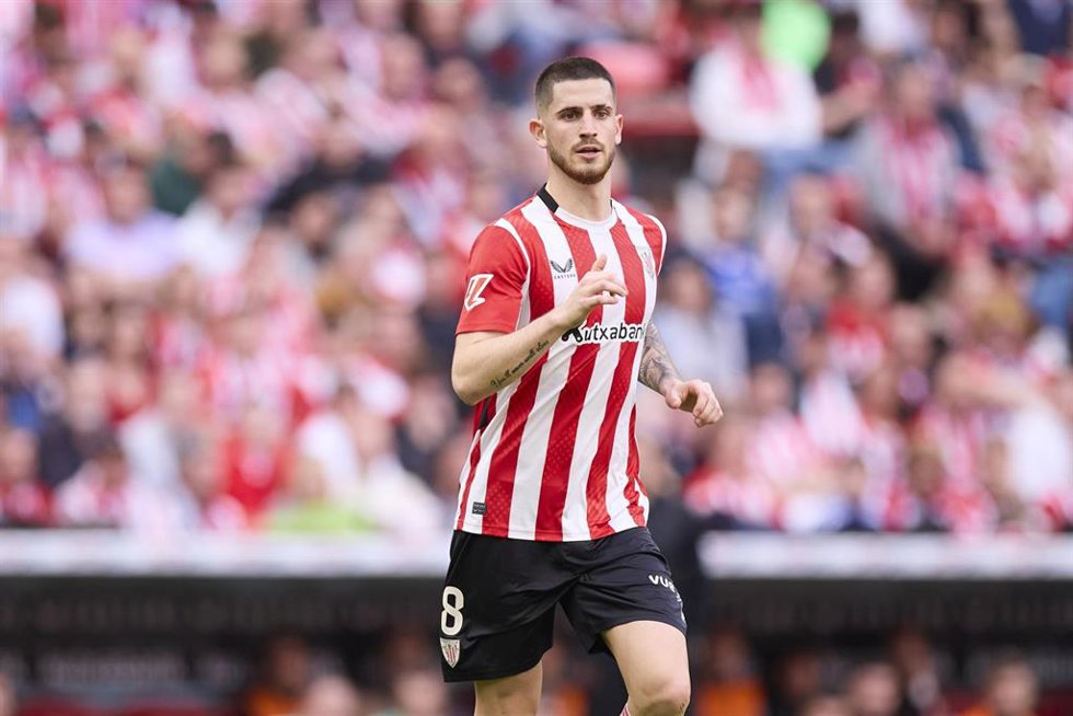 El centrocampista español Oihan Sancet (Athletic Club), ante el Real Valladolid en LaLiga EA Sports 2024-2025 en San Mamés.