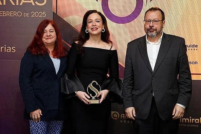 La consejera extremeña de Salud, Sara García Espada, recibe el Premio Sanitarias de Redacción Médica