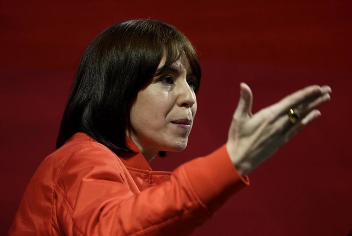 A Ministra da Ciência, Inovação e Universidades e Secretária Geral do PSPV-PSOE, Diana Morant, durante o 15º Congresso do PSPV, no Palacio de Congresos de Valencia, em 31 de janeiro de 2025, em Valencia, Comunidade Valenciana (Espanha). O 15º Congresso do