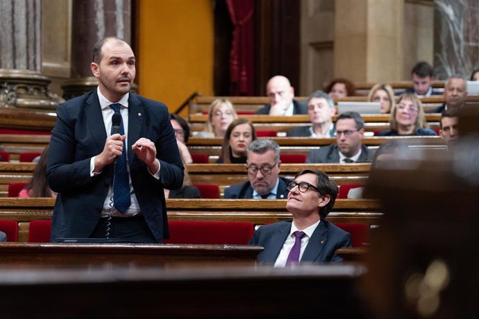 El conseller de Presidencia de la Generalitat, Albert Dalmau, en la sesión de control en el Parlament