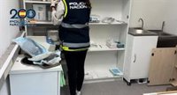 La Policía clausura un quirófano clandestino en Madrid de cirugía estética: "Las condiciones eran dantescas"