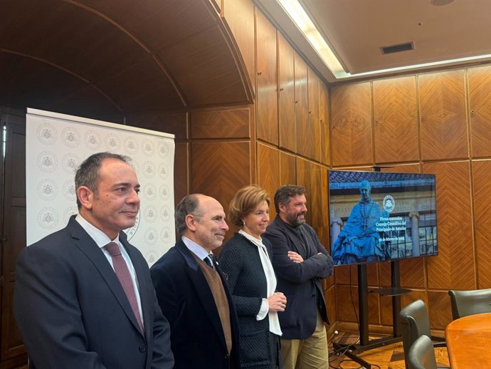 Agustín Iriondo, secretario del Consejo Consultivo; Ignacio Villaverde, rector de la Universidad de Oviedo; Begoña Sema, presidenta del Consejo Consultivo, y Ángel Espiniella, secretario general de la Universidad de Oviedo