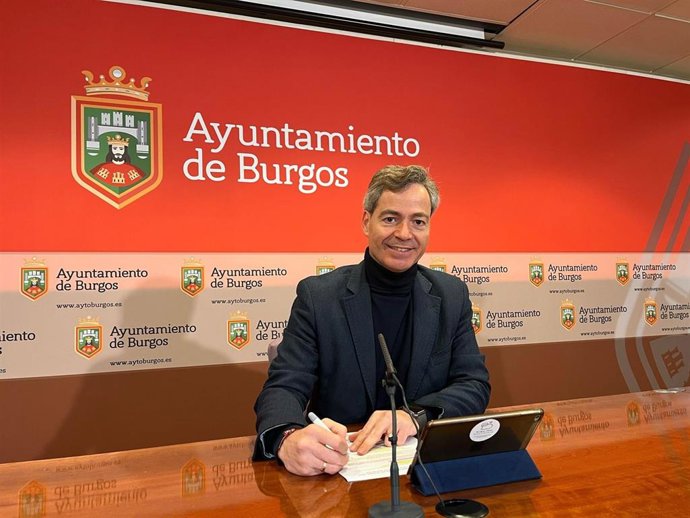 Barriada durante la presentación de los campamentos y actividades de verano.