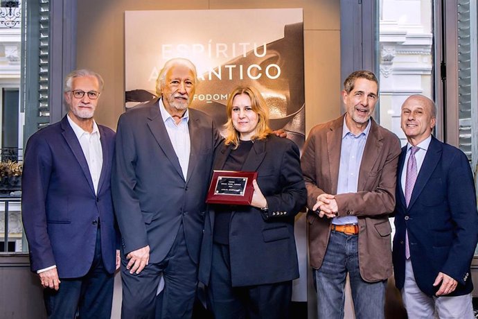 Presidentex entrega a Adolfo Domínguez el Premio Miguel Ángel Furones