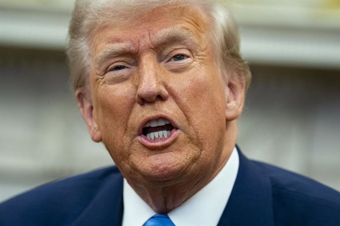 O presidente dos EUA, Donald Trump, durante uma reunião na Casa Branca com seu colega francês Emmanuel Macron (arquivo).