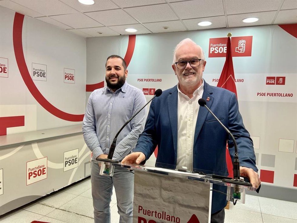El portavoz del Grupo Municipal Socialista en el Ayuntamiento de Puertollano, Casto Sánchez, en rueda de prensa.