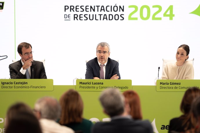 El presidente de Aena, Maurici Lucena, durante una rueda de prensa de presentación de resultados económicos de 2024, a 26 de febrero de 2025, en Madrid (España). 