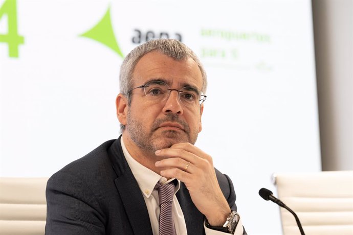 El presidente de Aena, Maurici Lucena, durante una rueda de prensa de presentación de resultados económicos de 2024, a 26 de febrero de 2025, en Madrid (España). 