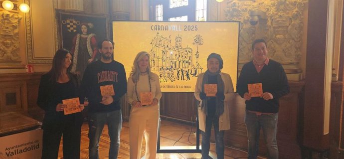 La concejala de Educación y Cultura, Irene Carvajal, durante la presentación del programa de 'CarnaVall 2025