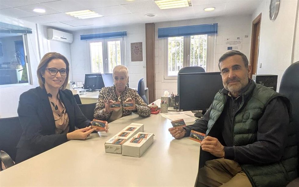 Fina González (Presidenta del Banco de Alimentos del Segura), Ana Belén Martínez (Directora regional de Mercadona) y Jose María Gavilán (Director del Banco de Alimentos del Segura).
