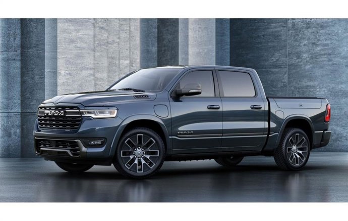 Stellantis gana 5.473 millones en 2024, un 70% y espera un margen operativo de "medio dígito" este año.