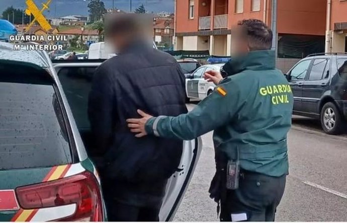 Detenido por agredir a un hombre al lanzarle un vaso en un fiesta en Fuensaldaña (Valladolid).