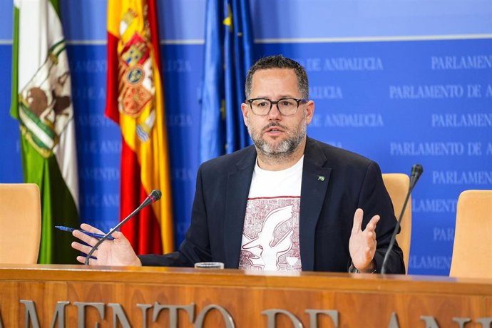 El portavoz de Adelante Andalucía, José Ignacio García, este miércoles en rueda de prensa. 