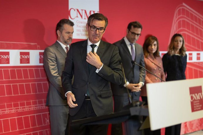 Archivo - El presidente de la CNMV, Carlos San Basilio, durante la toma de posesión de su cargo, en la sede de la Comisión Nacional del Mercado de Valores (CNMV), a 8 de enero de 2025, en Madrid (España).