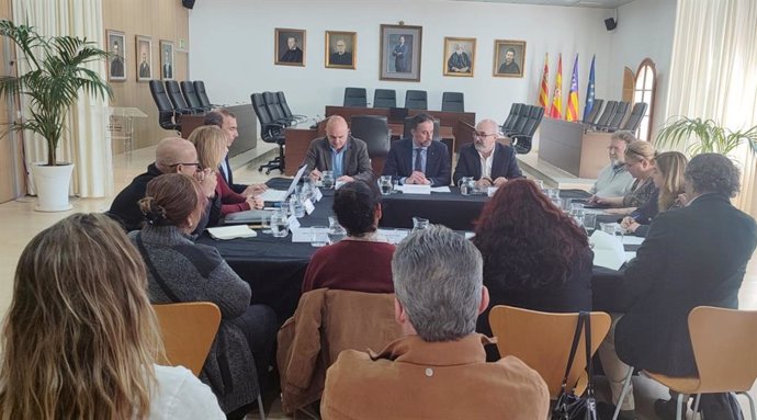 Reunión de la comisión de seguimiento de los apartamentos Don Pepe